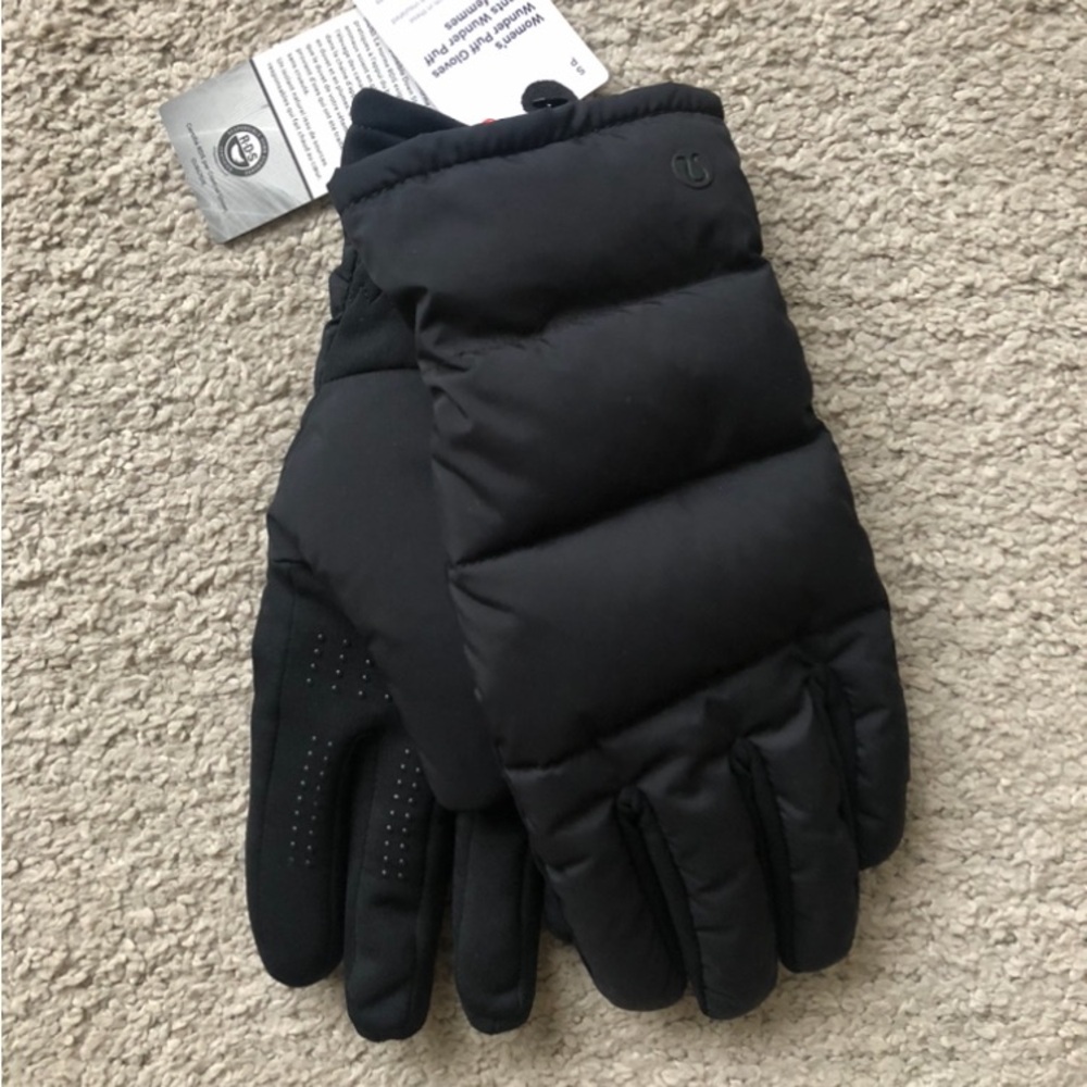 lululemon- Wunder Down Insulated Puff Gloves.NWT.